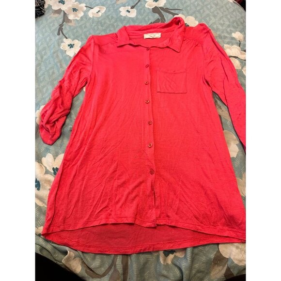 Pink Rose Tops - 6 FOR $15 Pink rose small button down shirt